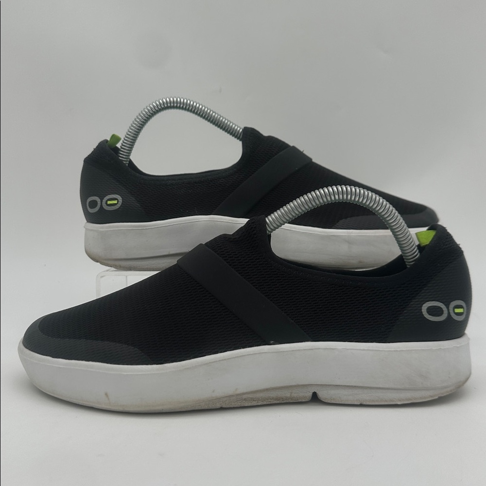 OOFOS OOmg Q1-1312020-3 Black White Casual Shoes Sneakers Women's Size 9